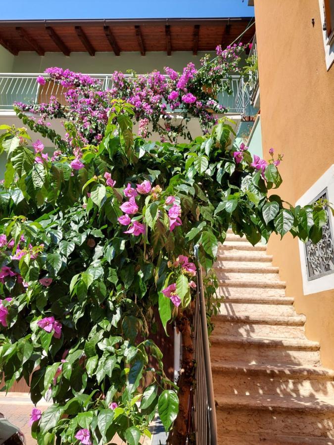 La Bougainville - Luxury Apartment Torbole Sul Garda Exterior photo