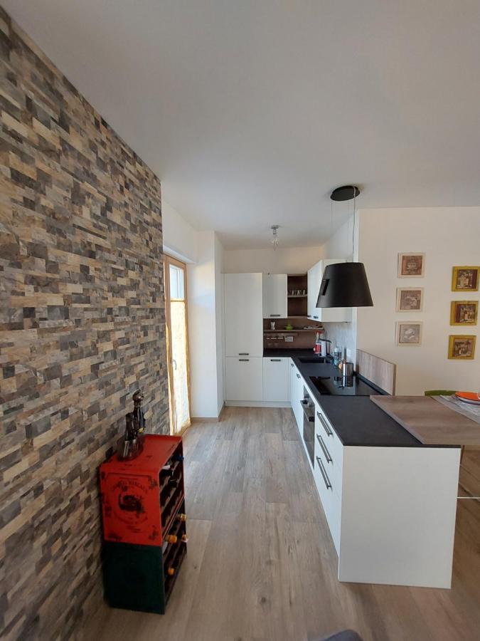 La Bougainville - Luxury Apartment Torbole Sul Garda Exterior photo